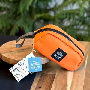 NWT sealand 🌊 Upcycled Toastie Bag - Travel Duffle Cosmetic Toiletry Tote Bag